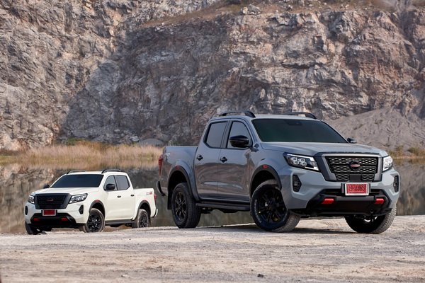 Nissan Navara Invite to Spend Time With Family Do fun Activities in The Back of The Pickup Truck