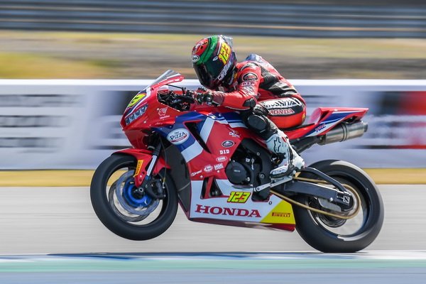 Film Coach Confident of The Twisted Army Honda Racing Thailand Last Field