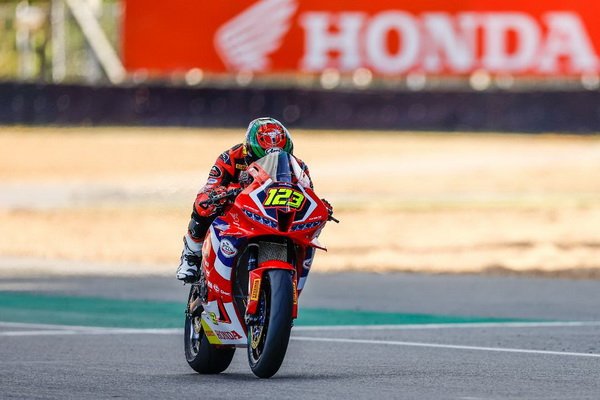 Film Coach Confident of The Twisted Army Honda Racing Thailand Last Field