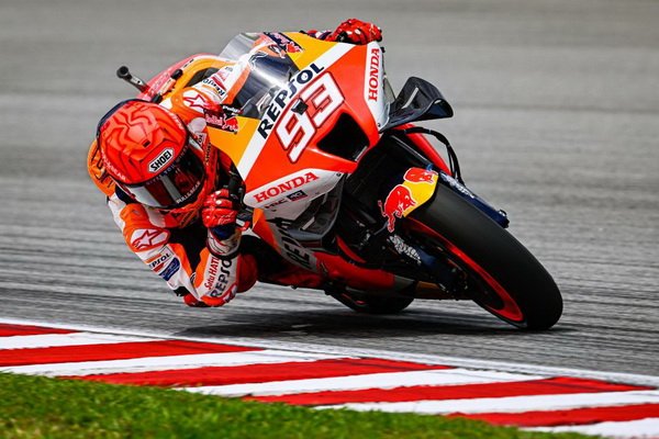 Marquez Top 3 MOTO GP Somkiat Compete in Spite of Injury Brace 8 First Day of Practice MOTO 2