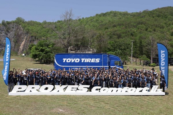 Dealer Jointly Proves New Tires of TOYO TIRES & NITTO TIRE