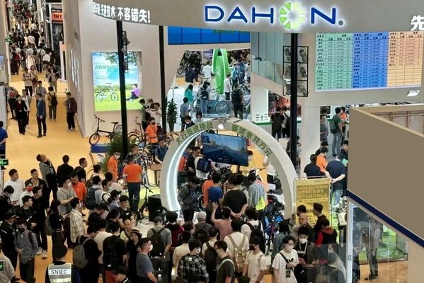 DAHON Boosts its e-Mobility Program with Mopeds and Motorcycles