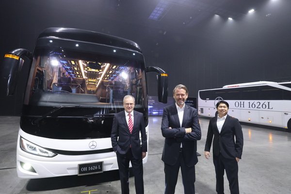 DCVT Shakes Up Bus Market Open New Model of Mercedes-Benz Bus to Support Transit and Tourism Operators