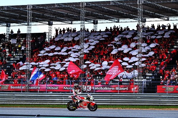 Thai Honda Race to The One Cheer with All Your Heart And Aim to be No.1 in Moto GP Thailand