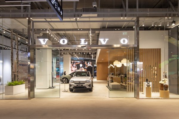 Volvo Downtown Store Bangkok at The EMSPHERE