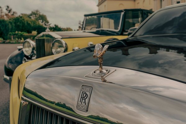 Rolls-Royce Celebrates Sixty Years of Goldfinger with Exquisite One of One Phantom Extended