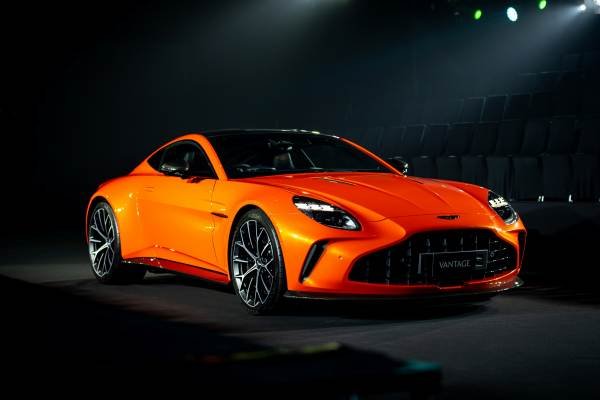 New Aston Martin Vantage Hardcore A True Sports Car That is a True Driver's Lover